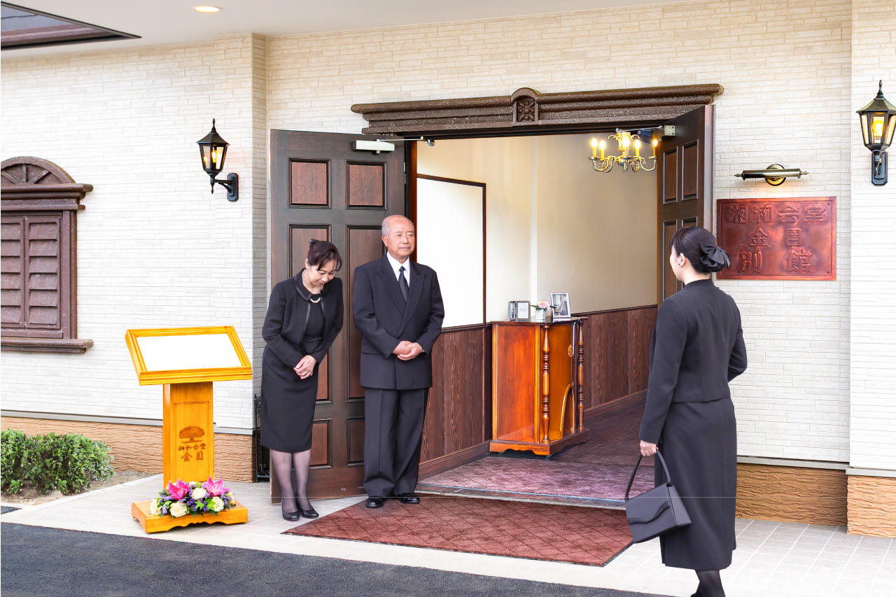 エンディングプレイス金目　玄関